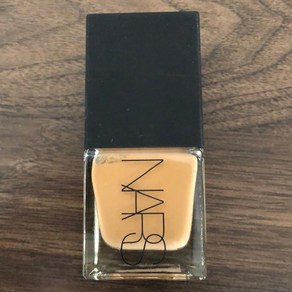 NARS Natural Radiant Longwear Foundation in Syracuse - Mini